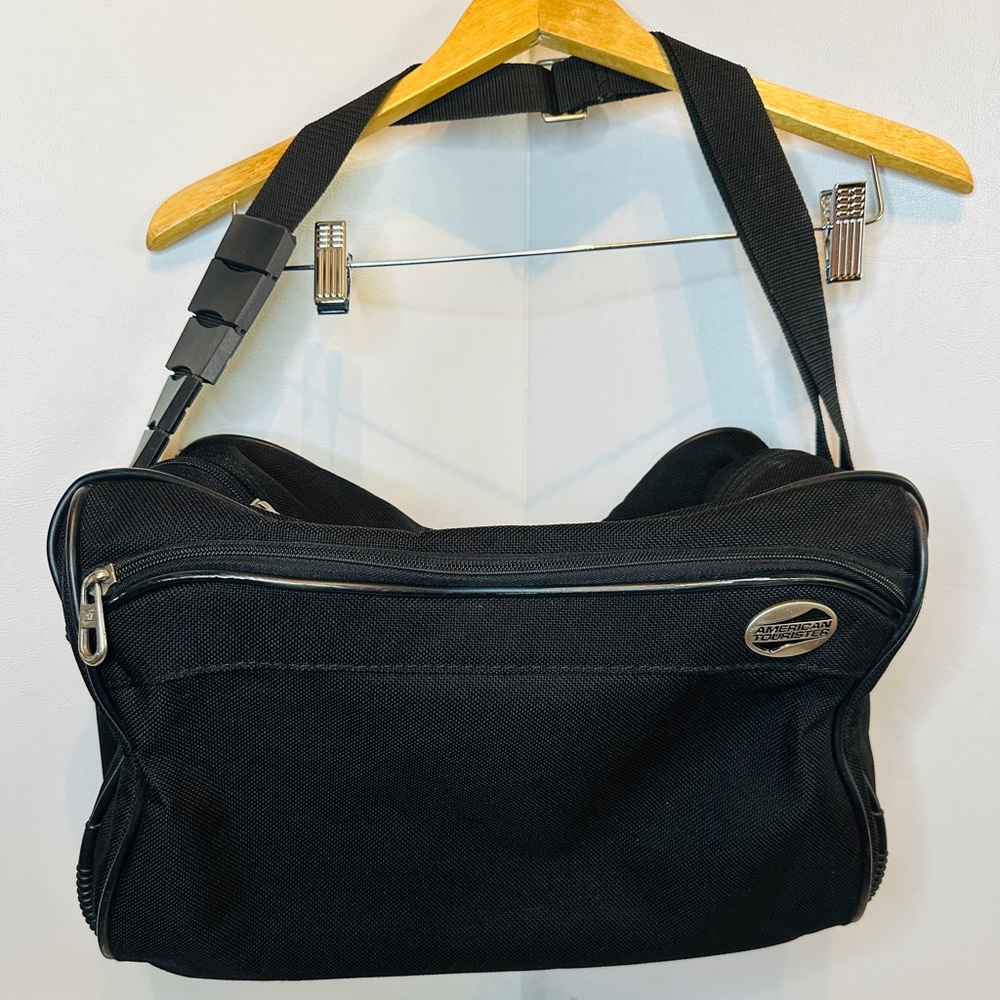 AMERICAN TOURISTER Black Nylon Carry On Bag With Shoulder Strap